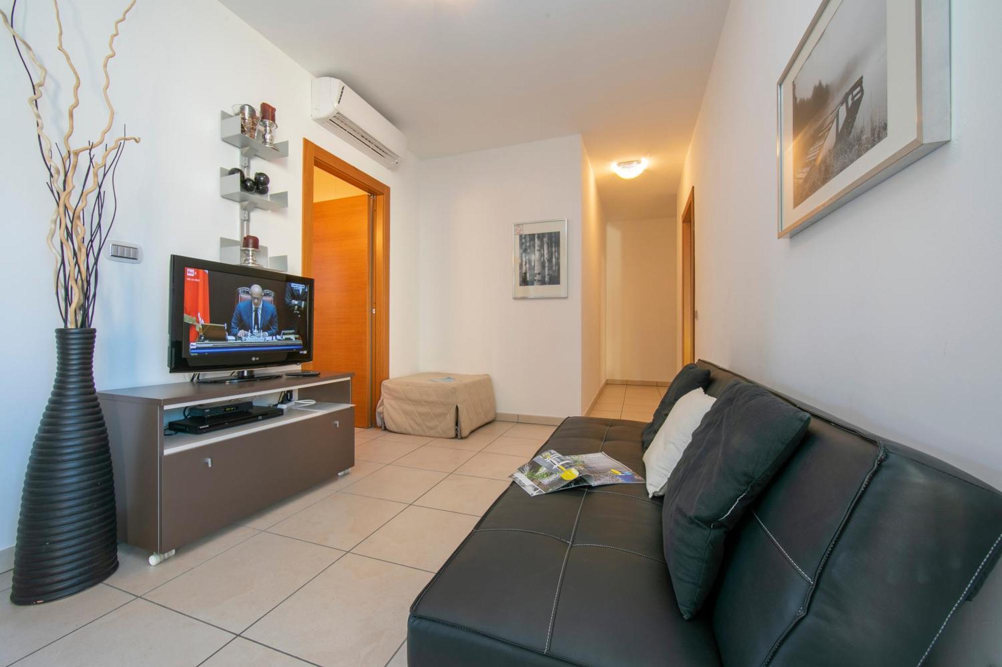 Vista Di Maccagno Fantastico Pool - Happy Rentals Bagian luar foto