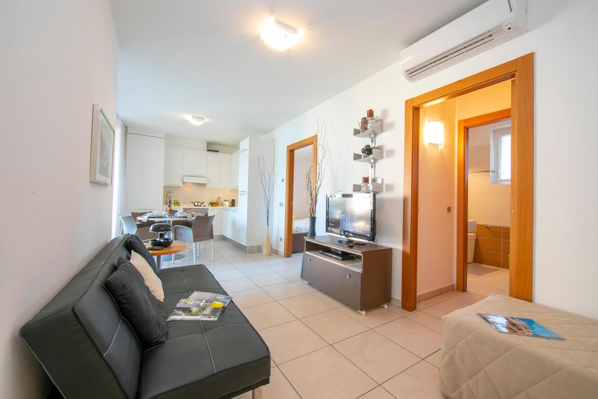 Vista Di Maccagno Fantastico Pool - Happy Rentals Bagian luar foto