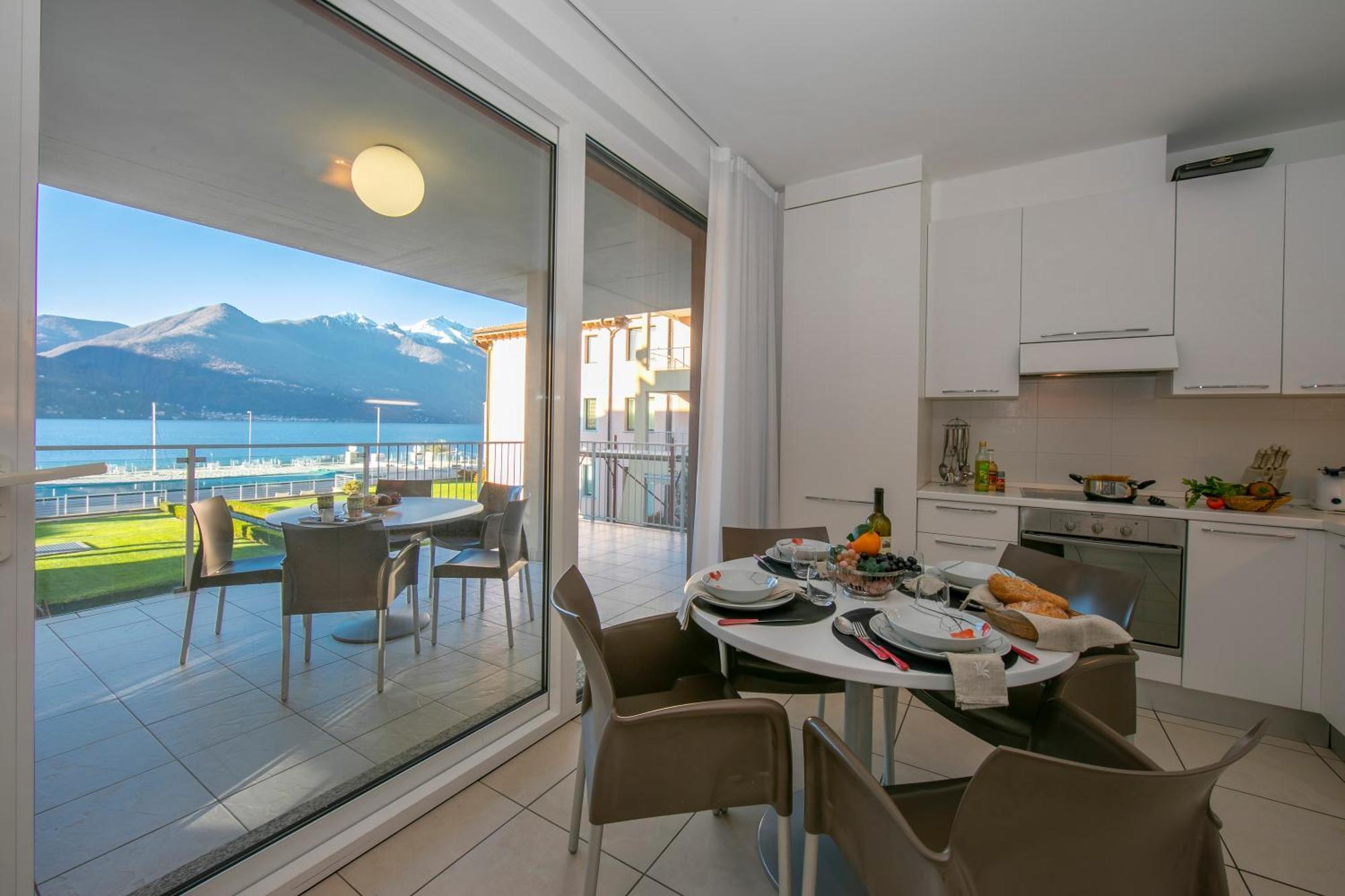 Vista Di Maccagno Fantastico Pool - Happy Rentals Bagian luar foto